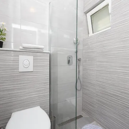 In With Wifi بودغورا